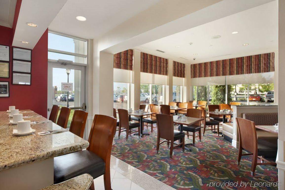 Hilton Garden Inn West Edmonton Exteriör bild