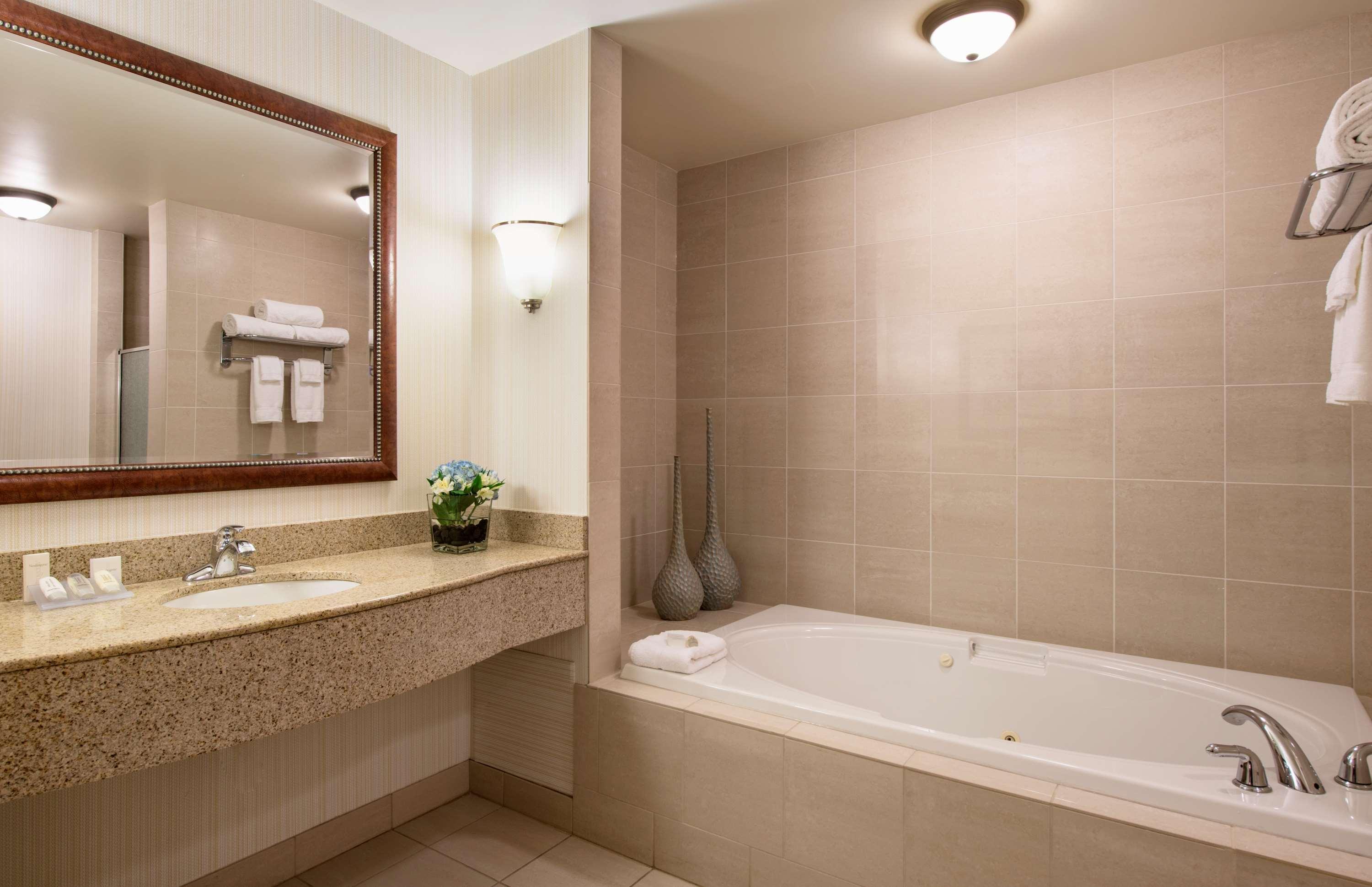 Hilton Garden Inn West Edmonton Exteriör bild
