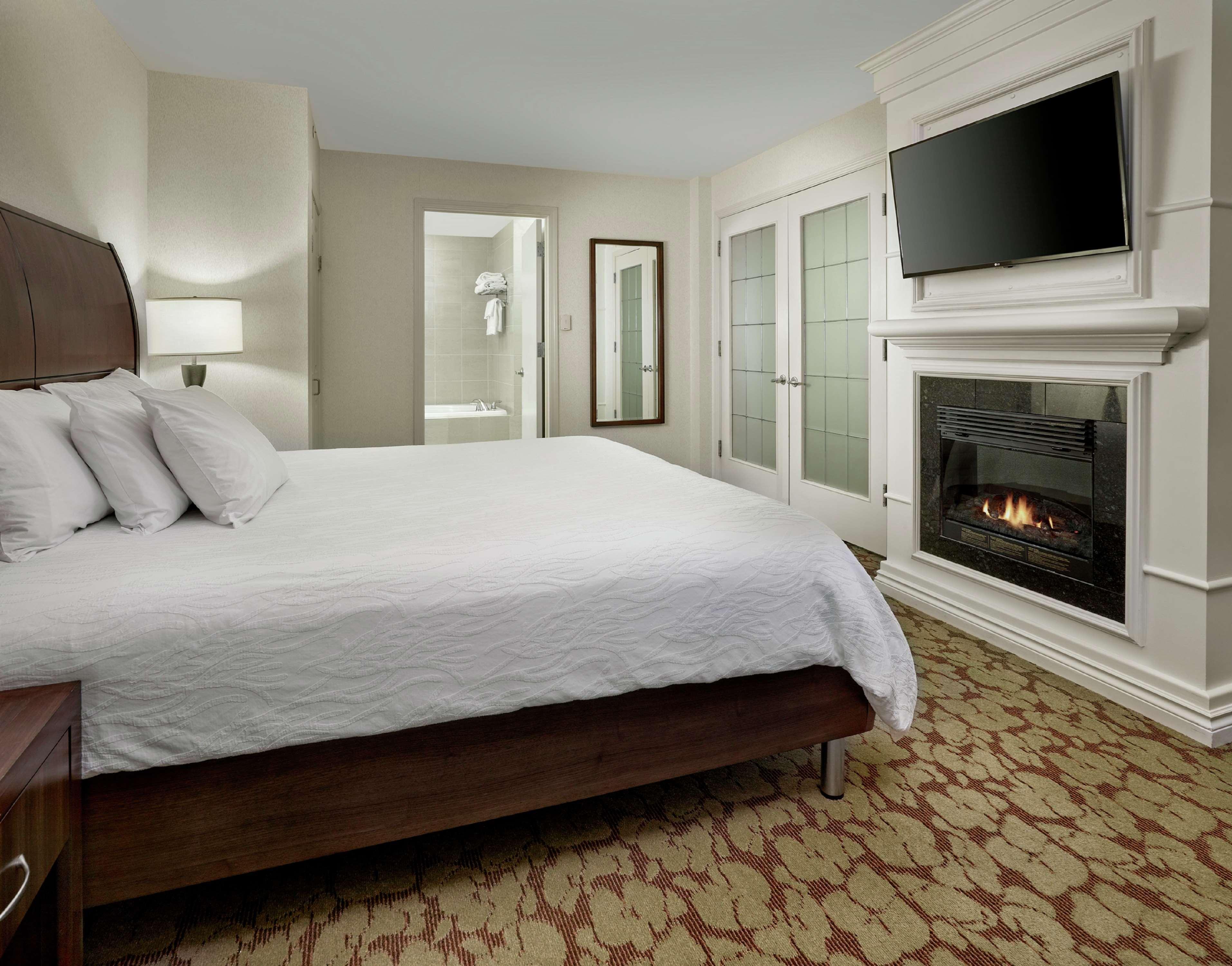 Hilton Garden Inn West Edmonton Exteriör bild