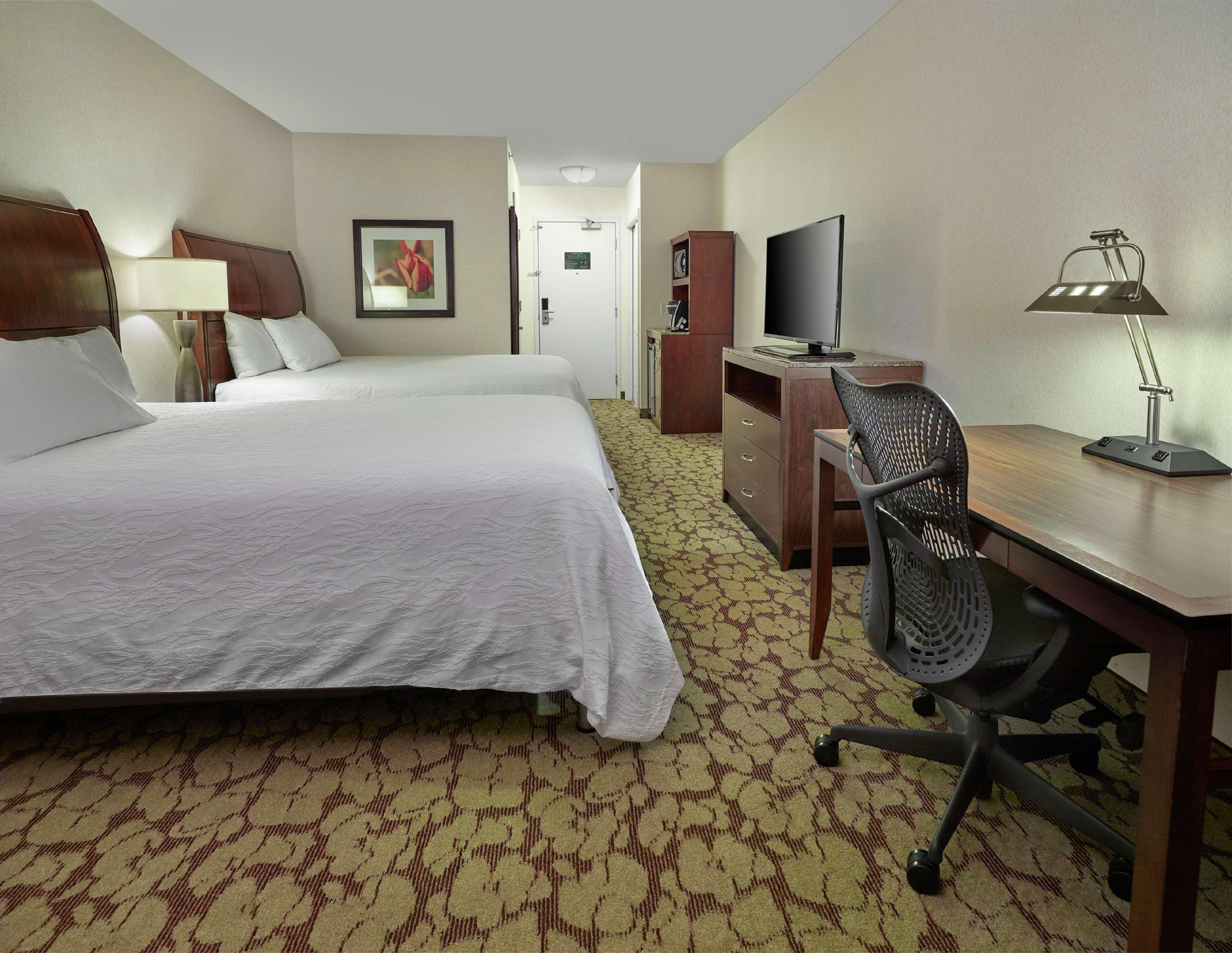 Hilton Garden Inn West Edmonton Exteriör bild
