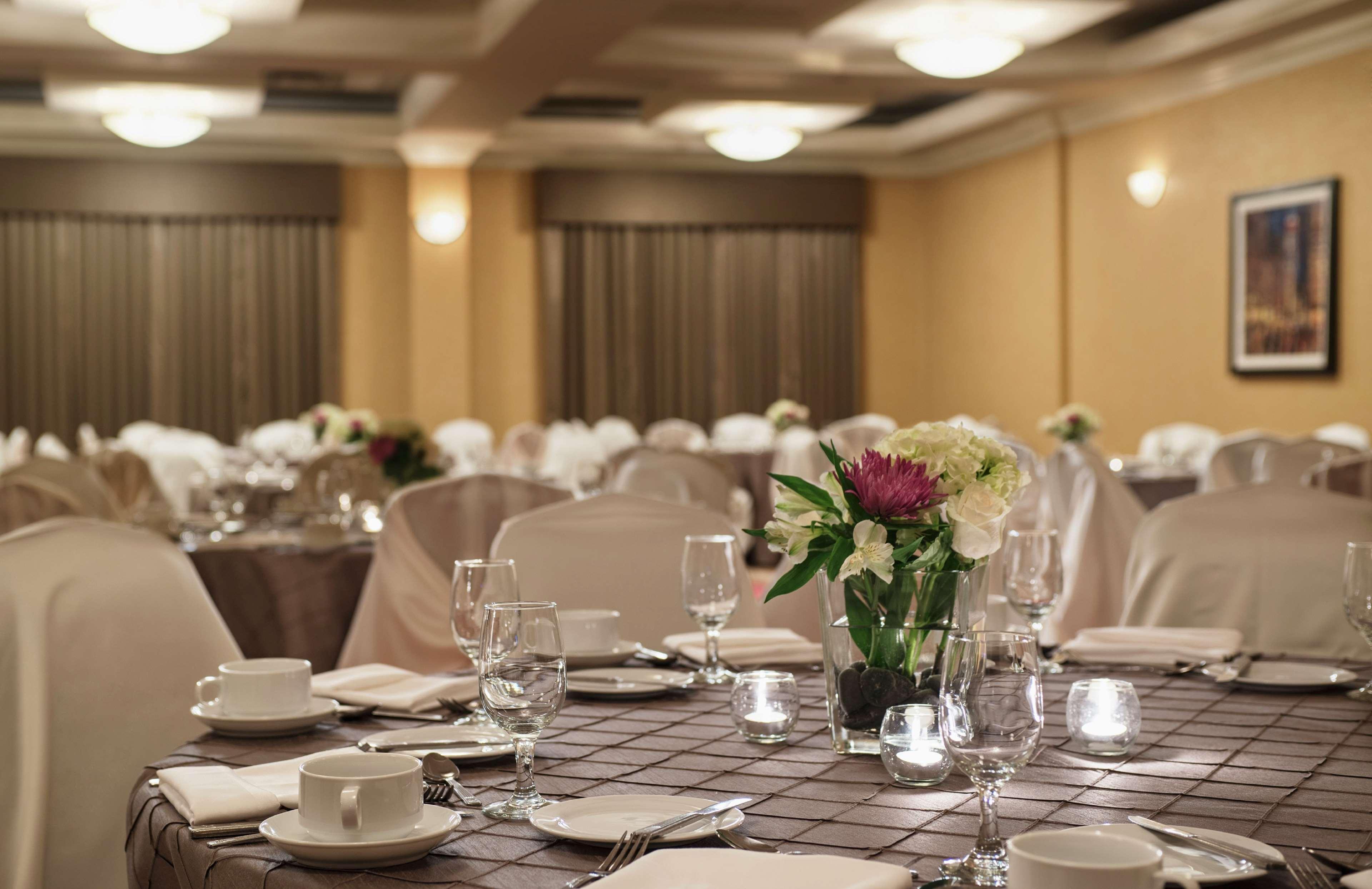 Hilton Garden Inn West Edmonton Exteriör bild