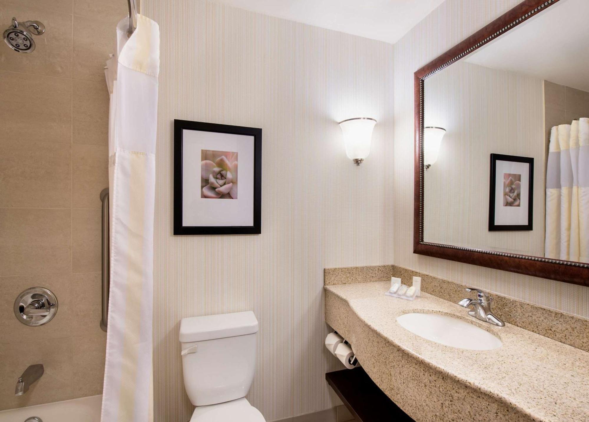 Hilton Garden Inn West Edmonton Exteriör bild