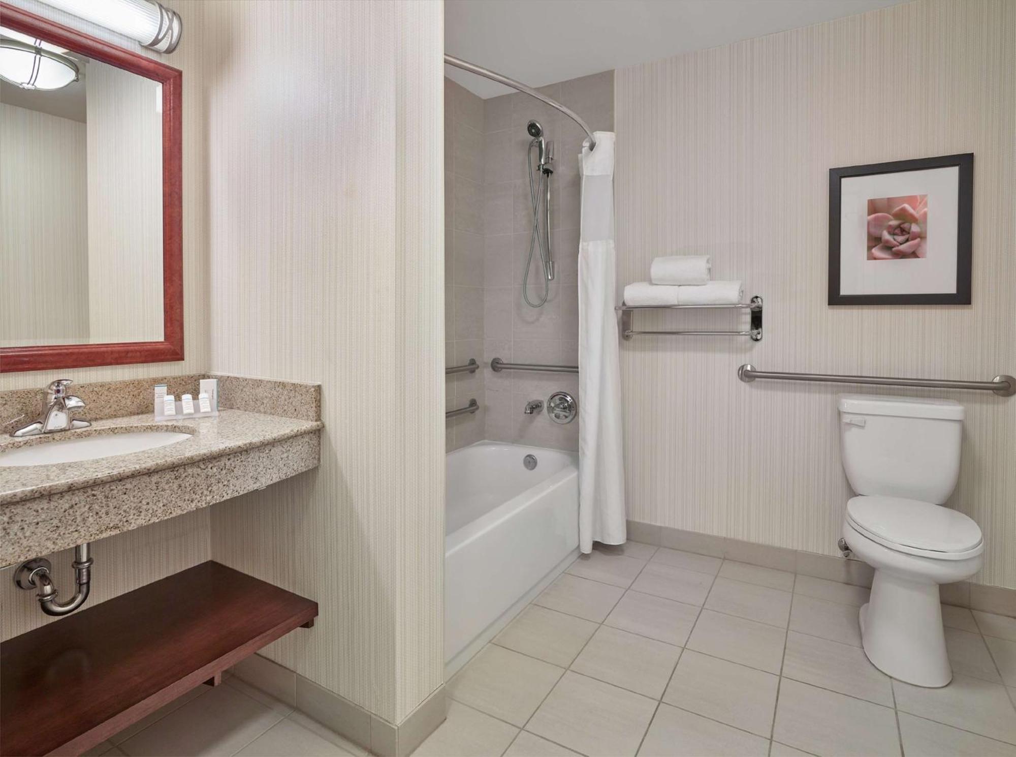 Hilton Garden Inn West Edmonton Exteriör bild
