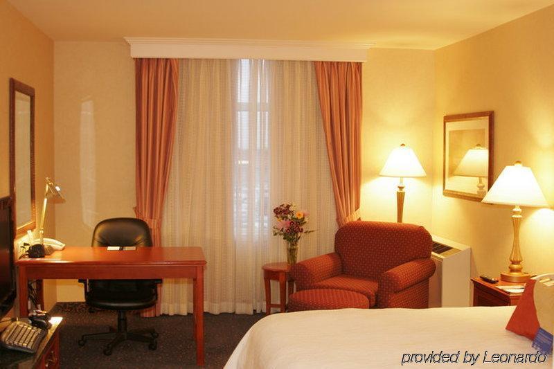 Hilton Garden Inn West Edmonton Rum bild